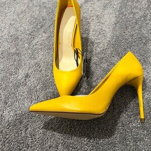 Zara Yellow Pointed-Toe Heels